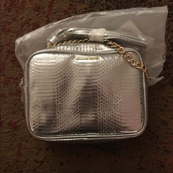 NWT Victoria Secret metallic bag with gold chain - Picture 4 of 7